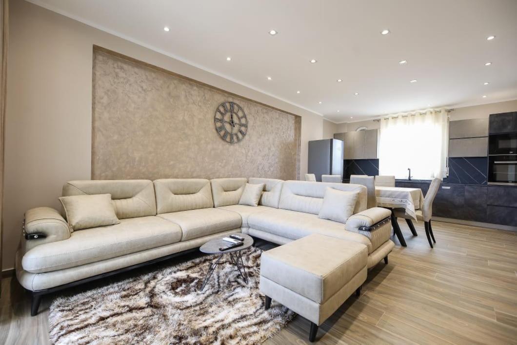 Valbona Apartament'S 1 Vlorë 外观 照片