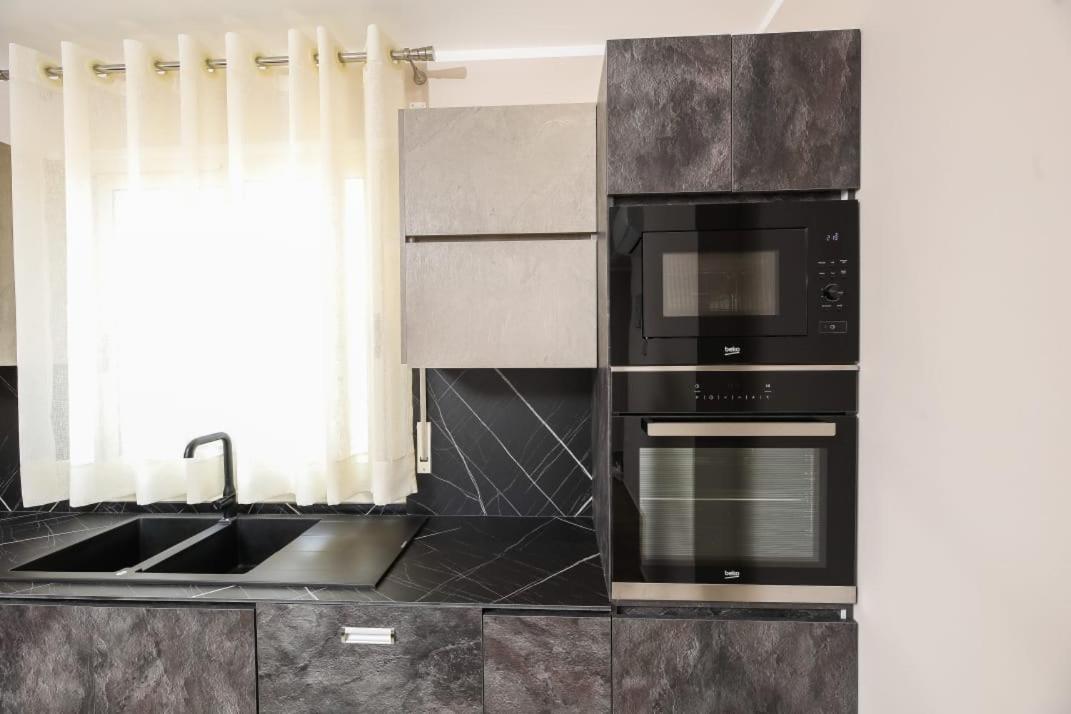 Valbona Apartament'S 1 Vlorë 外观 照片