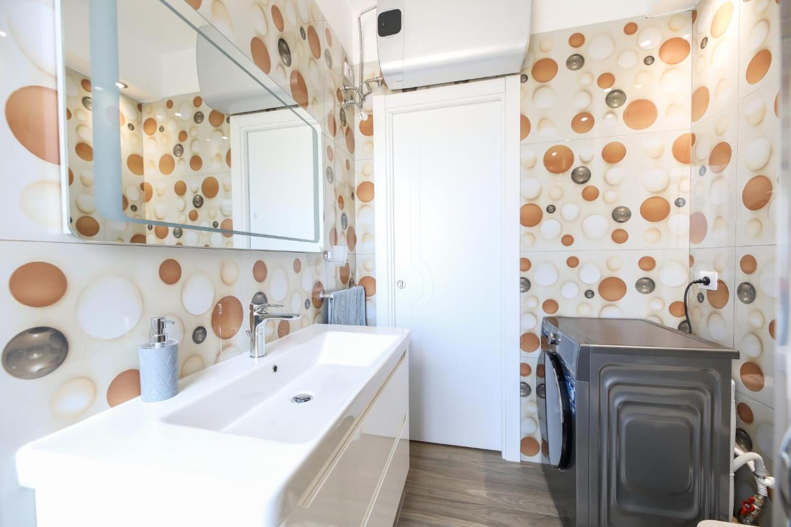 Valbona Apartament'S 1 Vlorë 外观 照片